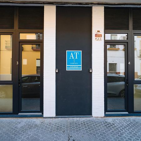 New Hostly Alameda Apartments Σεβίλλη Εξωτερικό φωτογραφία