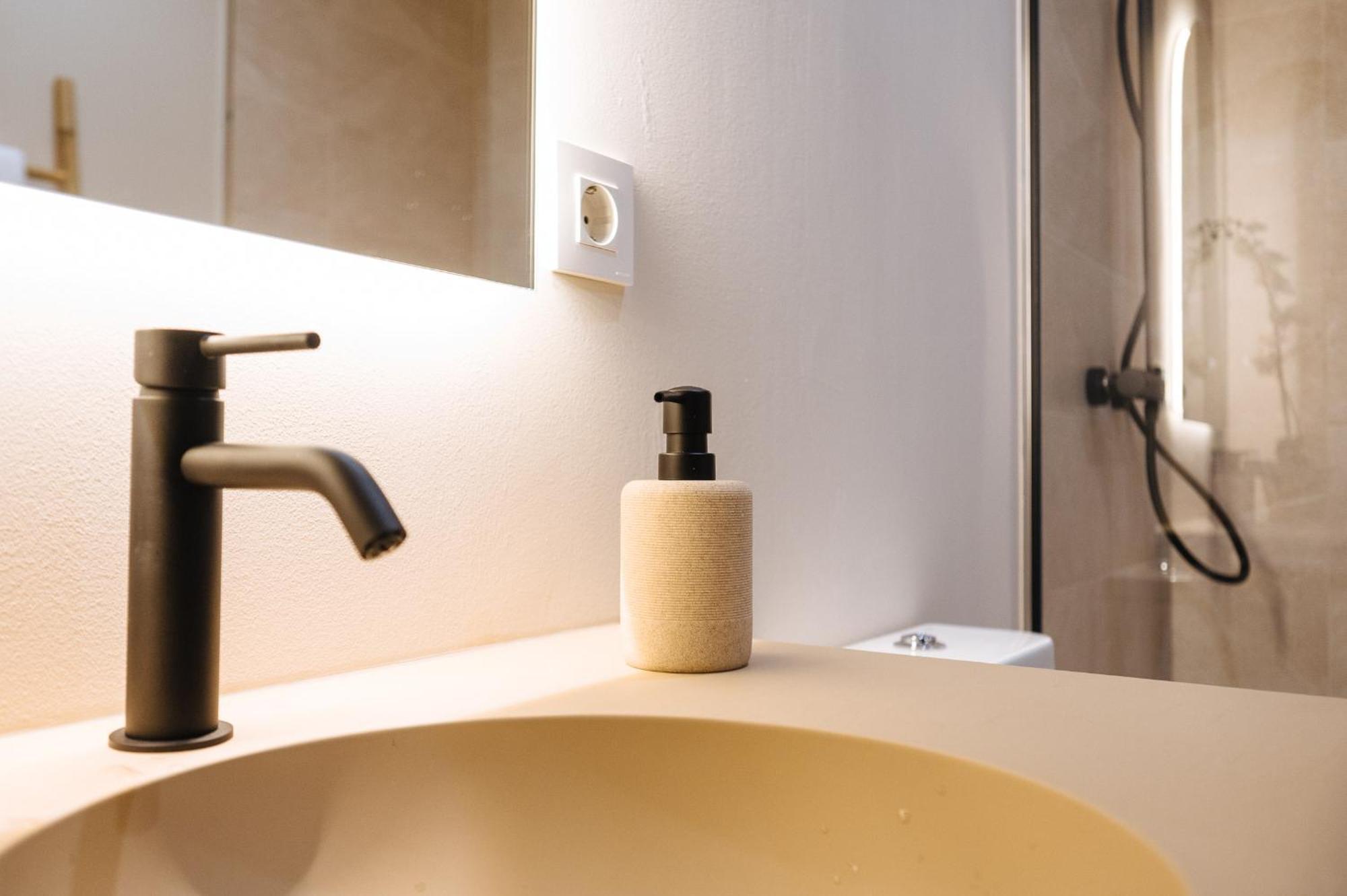 New Hostly Alameda Apartments Σεβίλλη Εξωτερικό φωτογραφία