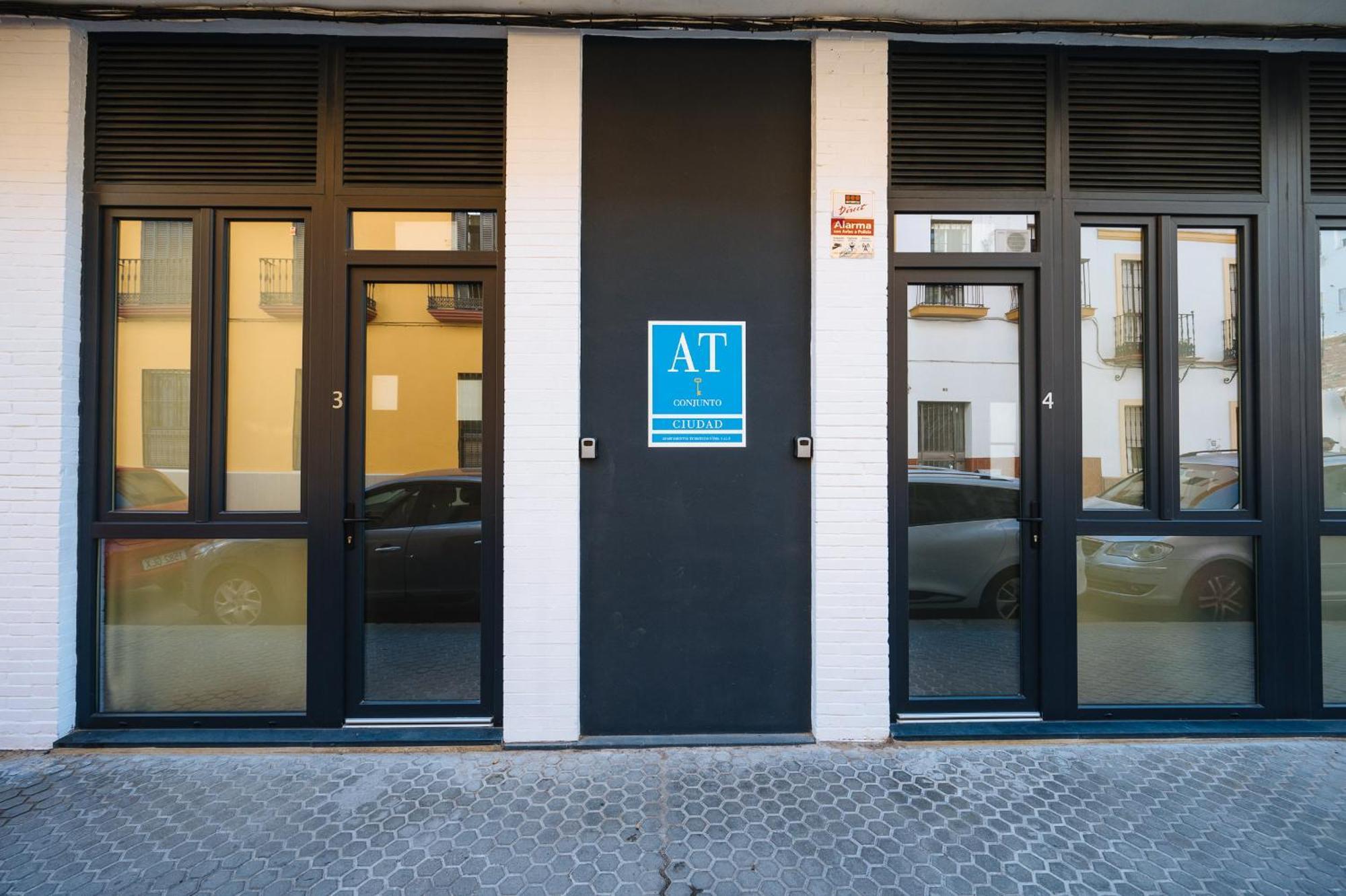 New Hostly Alameda Apartments Σεβίλλη Εξωτερικό φωτογραφία